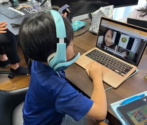 メタバース校舎で交流