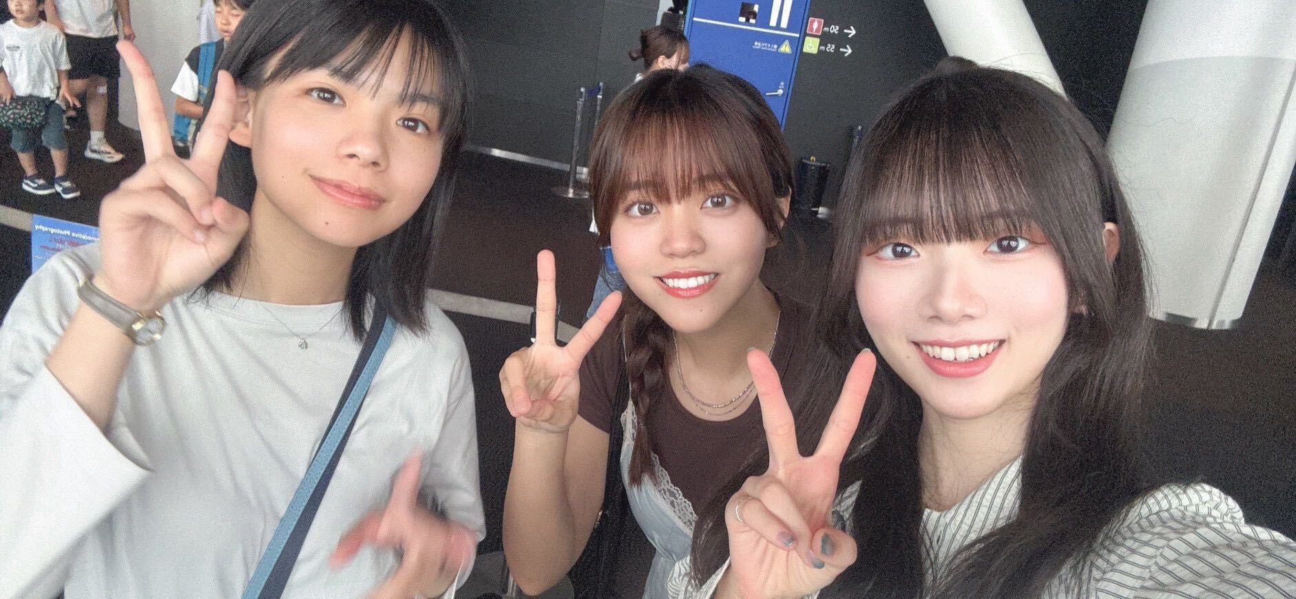 大学の友人たちと過ごす原栞凛さん