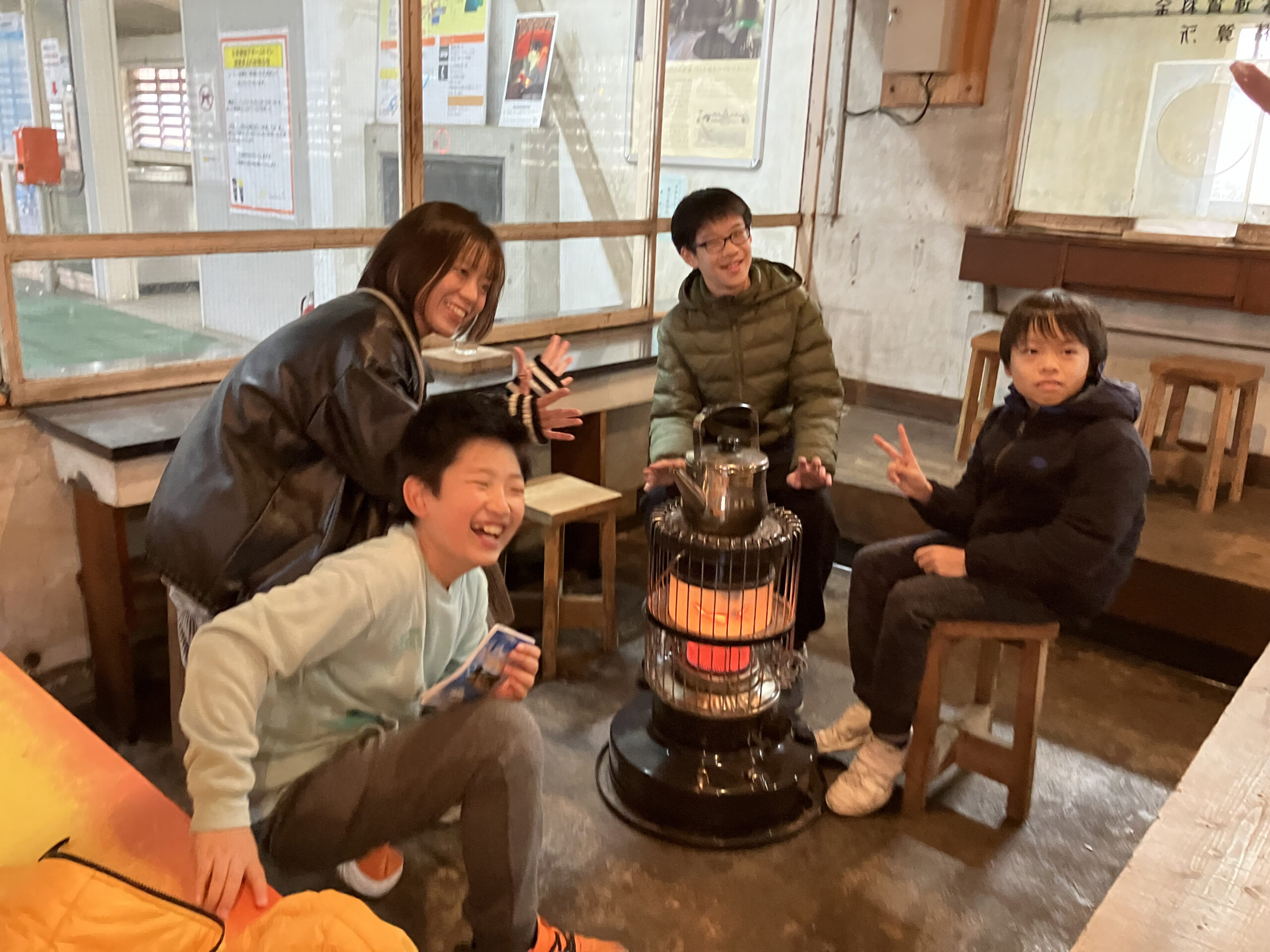 子どもたちと一緒に地域課題の解決に挑戦するフリーランス教師の菊地世恋さん