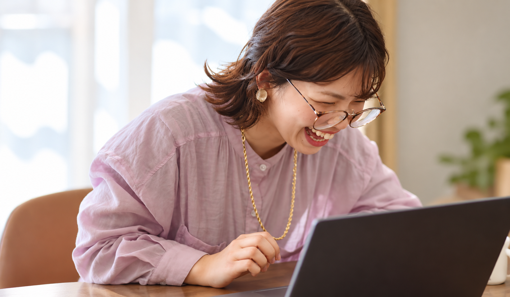 学校以外で教育に関わるNIJINの働き方